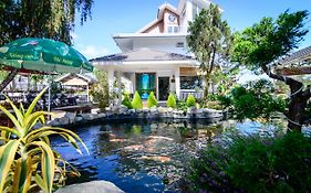 Robins Villa